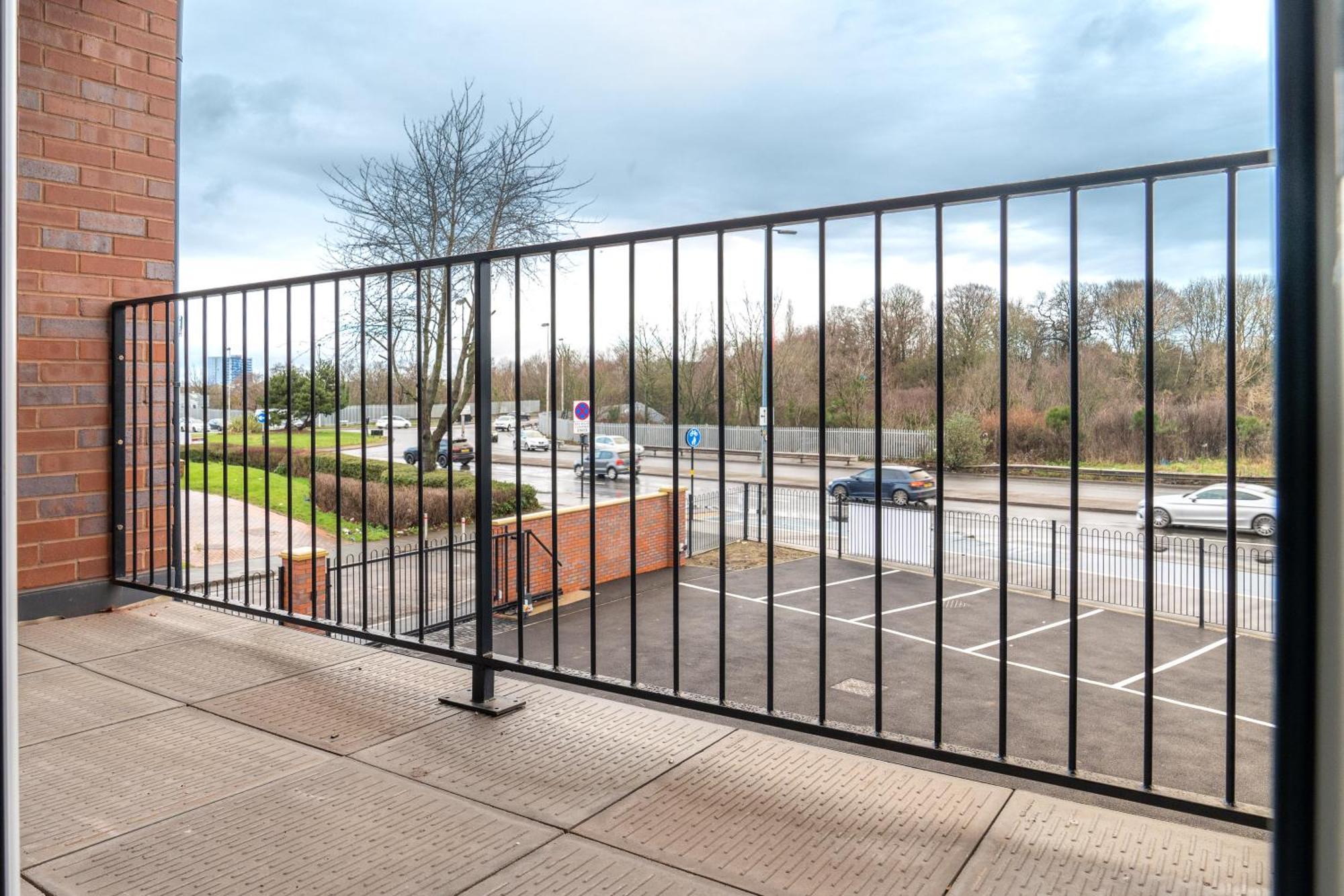 Stylish 2 Bedroom Apartment - Balcony - Secure Parking - Top Rated - 5Mc Birmingam Exterior foto